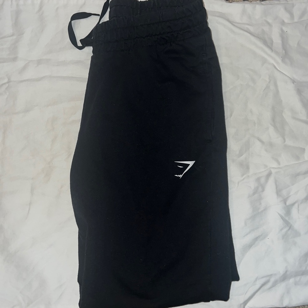 gymshark black joggers !!